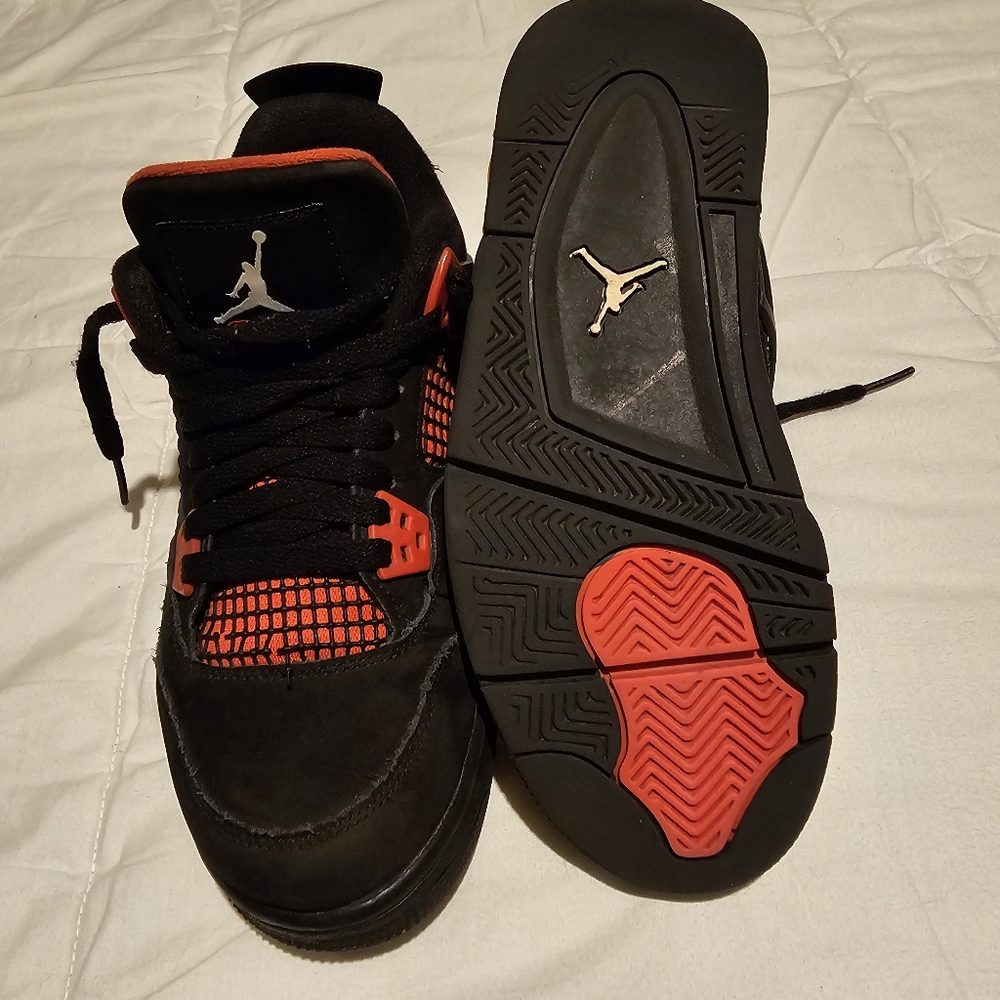 Jordan 4 red thunder